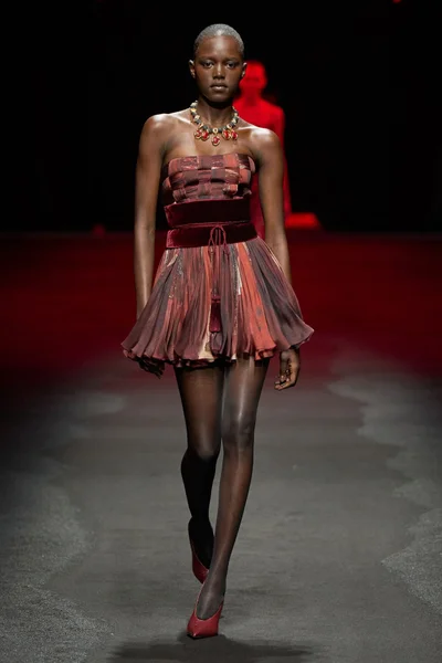Look 12